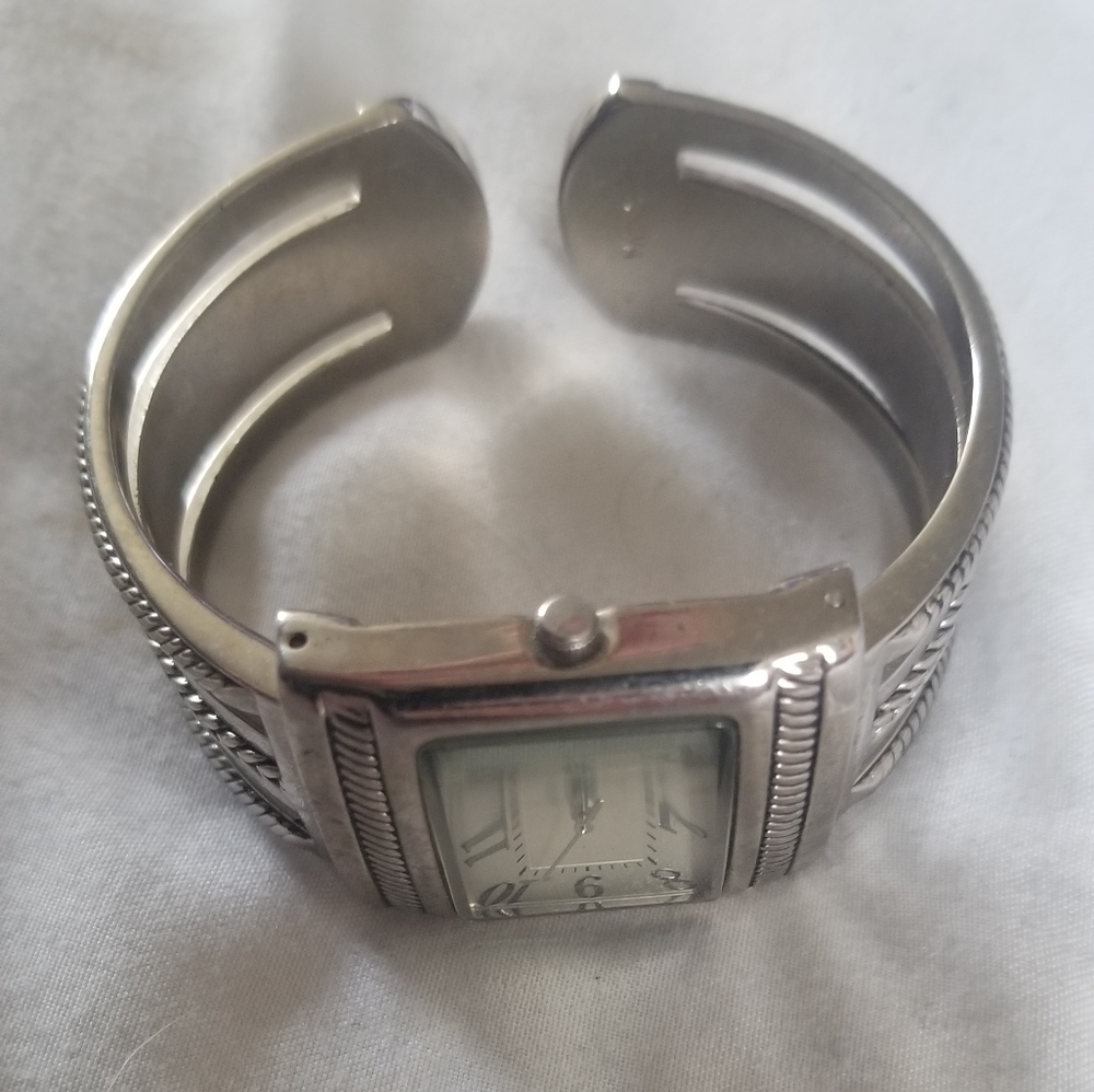 Quartz Watch - Picture 2 of 4